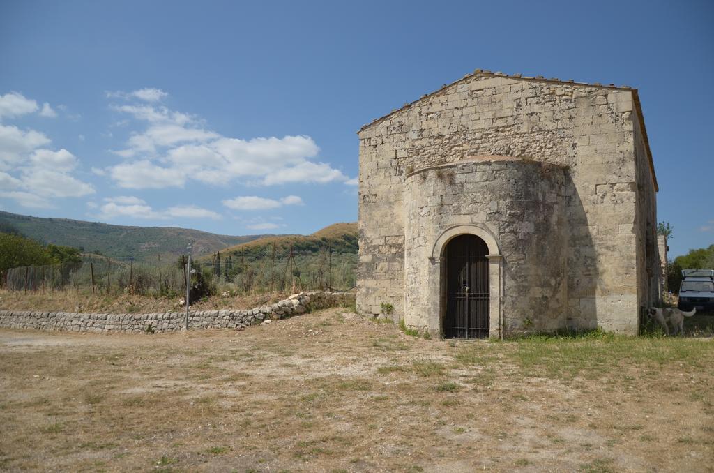Le Case Di S. Andrea Buccheri Bagian luar foto